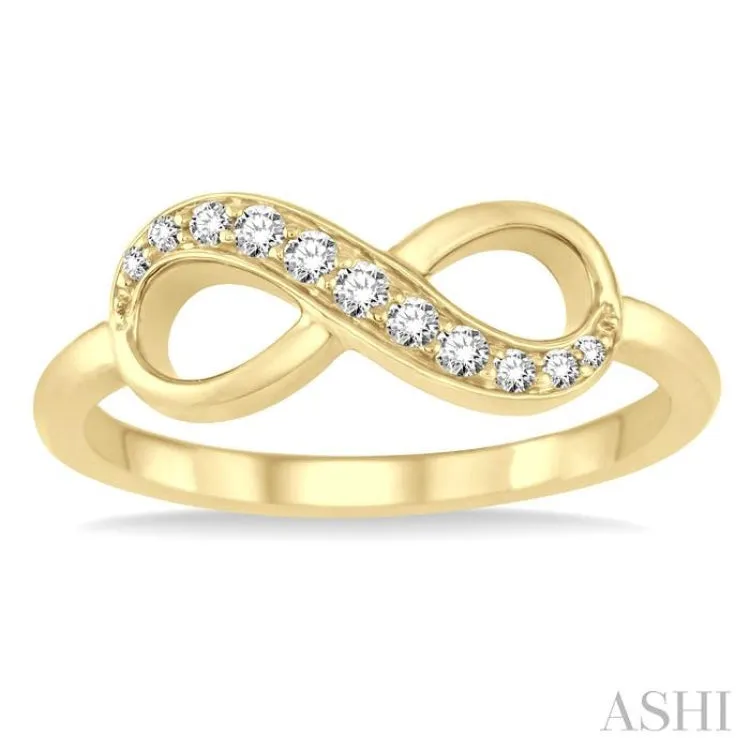 1/6 Ctw Round Cut Diamond Infinity Ring in 14K Yellow Gold