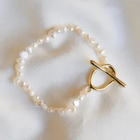 Toggle Clasp Pearl Bracelet