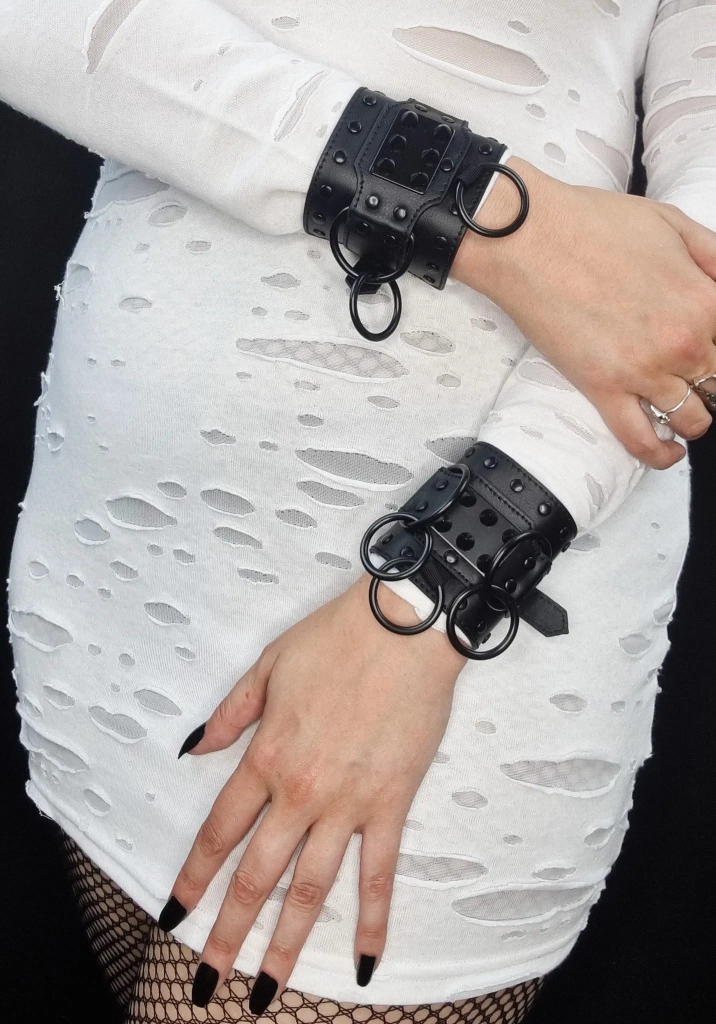 Wolf Spiked [DA-402] | WRIST CUFFS